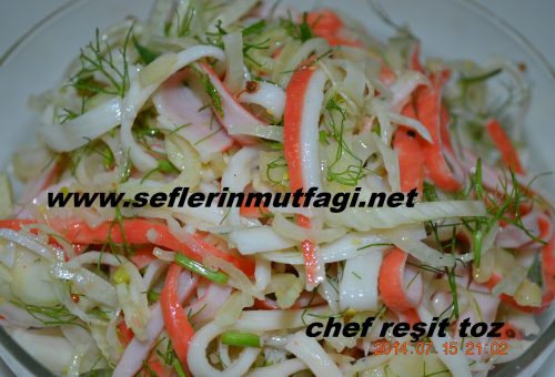 Istakoz surimi salatası