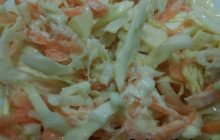 Yoğurtlu lahana salatası